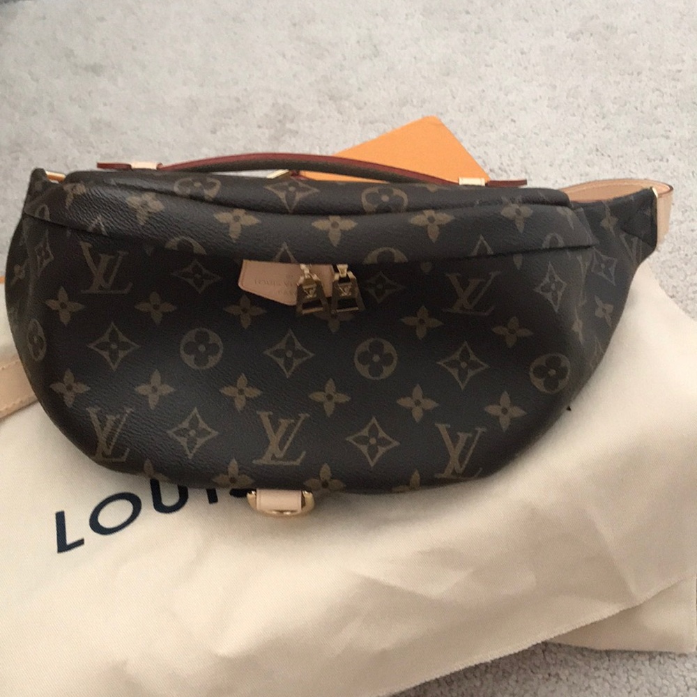 MONOGRAM LOUIS VUITTON BUMBAG